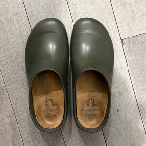 Gardeneheir waterproof clogs